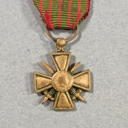 REDUCTION DE LA MEDAILLE CROIX DE GUERRE RUBAN 1914 1918 SANS DATE